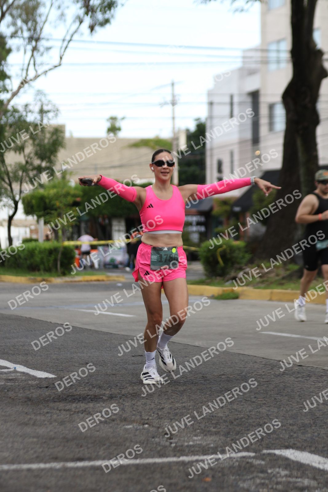 Foto de ADIDAS SPLITS GUADALAJARA 15K / 30K en Av. San Ignacio esquina Av. Ignacio L. Vallarta, Zapopan a las 09:04 · dorsal 1786