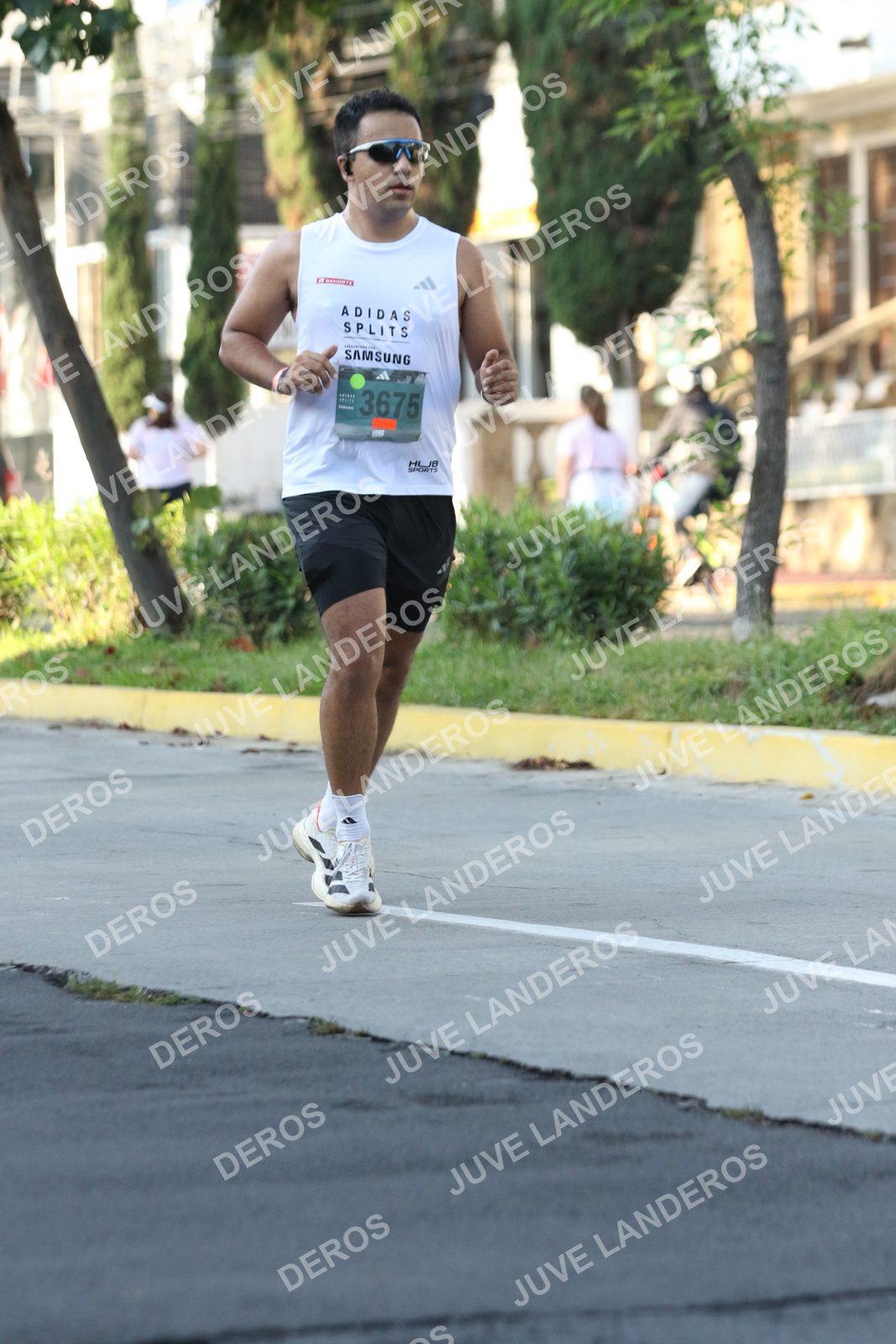Foto de ADIDAS SPLITS GUADALAJARA 15K / 30K en Av. San Ignacio esquina Av. Ignacio L. Vallarta, Zapopan a las 07:59 · dorsal 3675