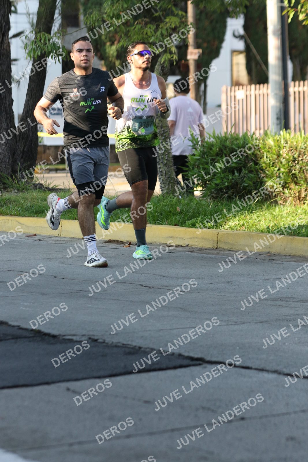 Foto de ADIDAS SPLITS GUADALAJARA 15K / 30K en Av. San Ignacio esquina Av. Ignacio L. Vallarta, Zapopan a las 08:07 · dorsal 3757