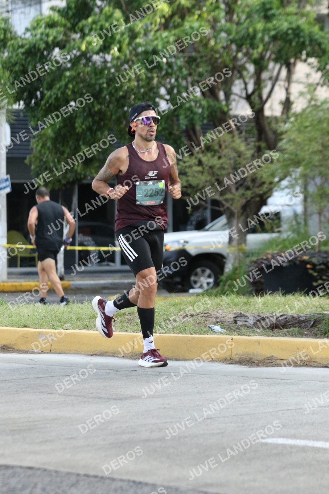 Foto de ADIDAS SPLITS GUADALAJARA 15K / 30K en Av. San Ignacio esquina Av. Ignacio L. Vallarta, Zapopan a las 08:43 · dorsal 2252