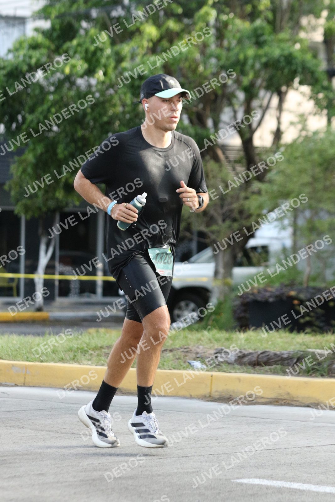 Foto de ADIDAS SPLITS GUADALAJARA 15K / 30K en Av. San Ignacio esquina Av. Ignacio L. Vallarta, Zapopan a las 08:44