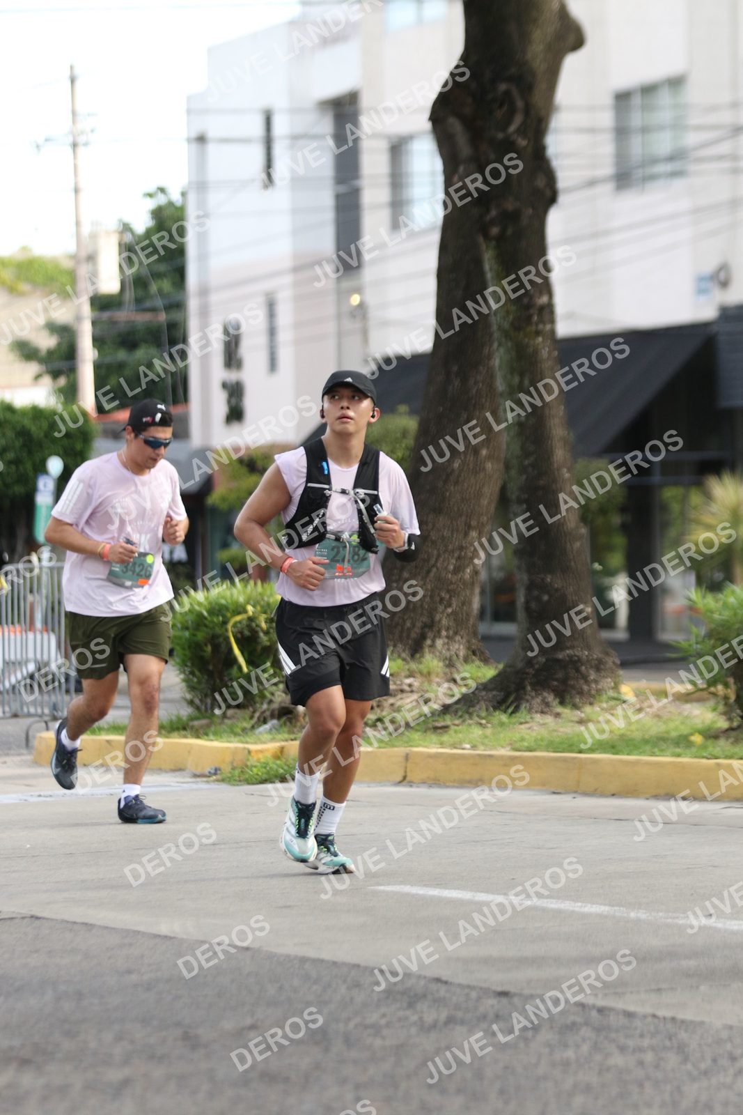 Foto de ADIDAS SPLITS GUADALAJARA 15K / 30K en Av. San Ignacio esquina Av. Ignacio L. Vallarta, Zapopan a las 09:01 · dorsal 3426