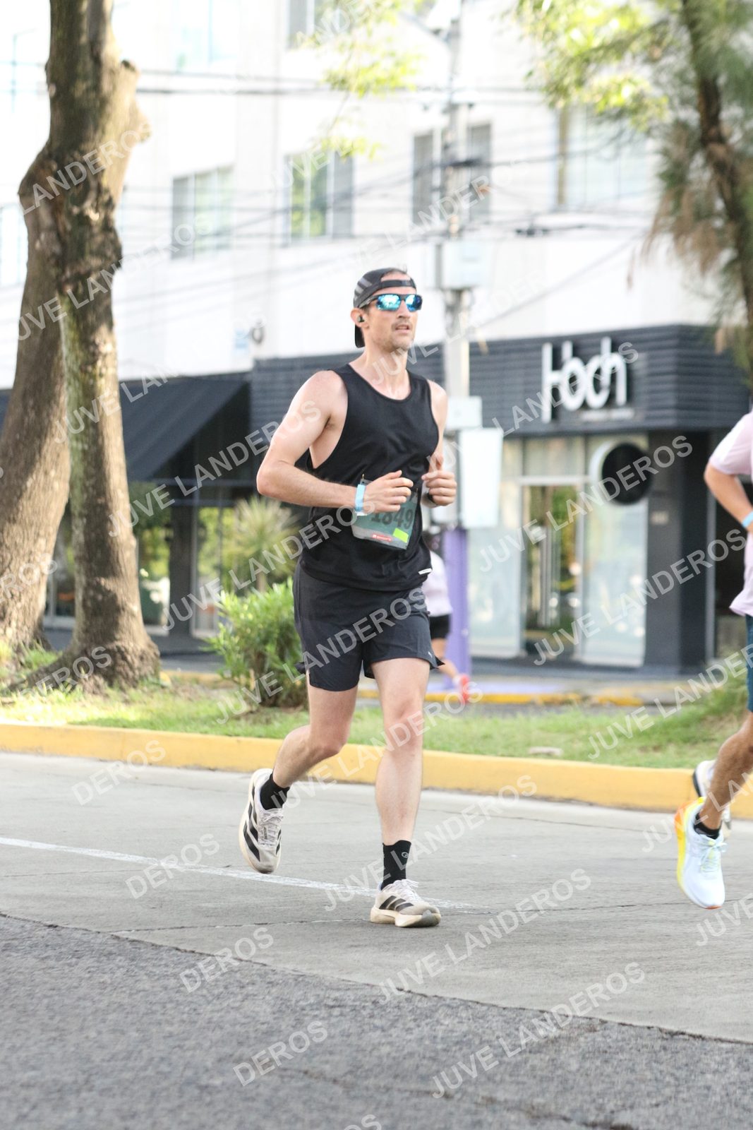 Foto de ADIDAS SPLITS GUADALAJARA 15K / 30K en Av. San Ignacio esquina Av. Ignacio L. Vallarta, Zapopan a las 08:39 · dorsal 4049