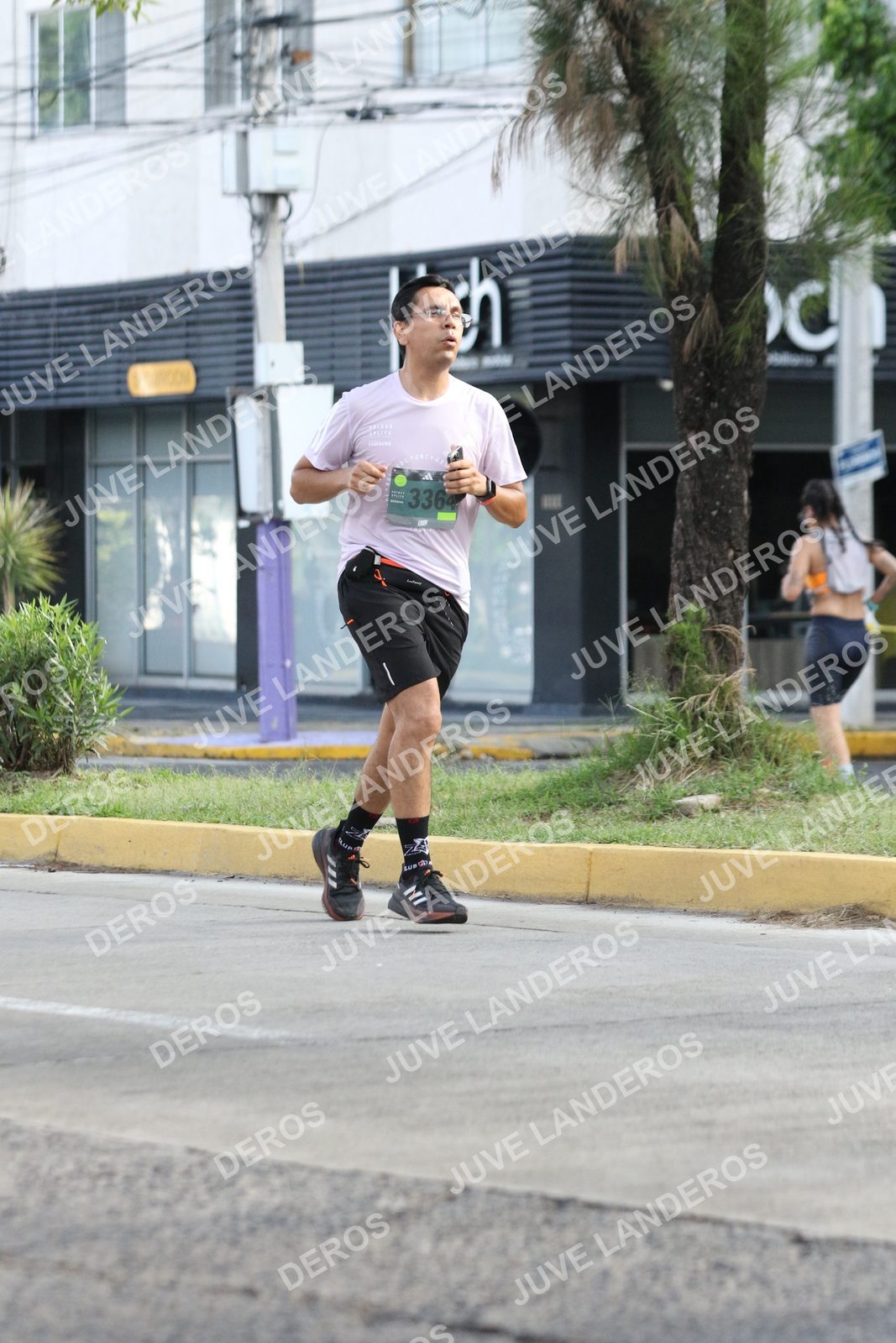 Foto de ADIDAS SPLITS GUADALAJARA 15K / 30K en Av. San Ignacio esquina Av. Ignacio L. Vallarta, Zapopan a las 08:47 · dorsal 3364
