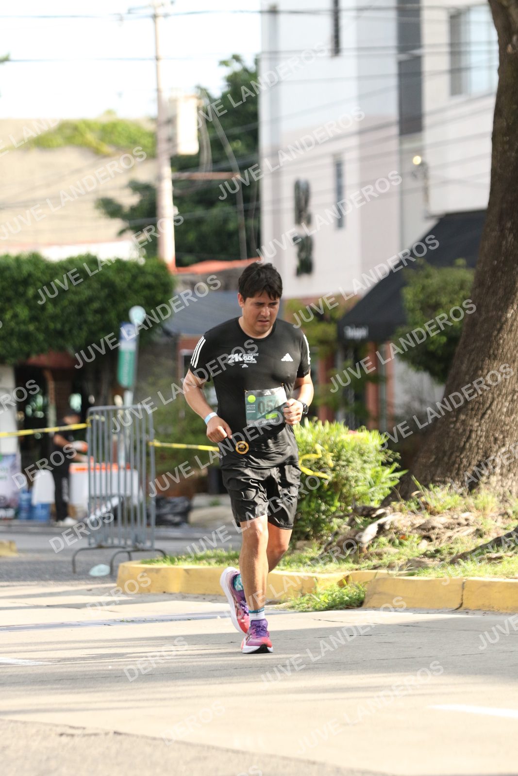 Foto de ADIDAS SPLITS GUADALAJARA 15K / 30K en Av. San Ignacio esquina Av. Ignacio L. Vallarta, Zapopan a las 08:54 · dorsal 54