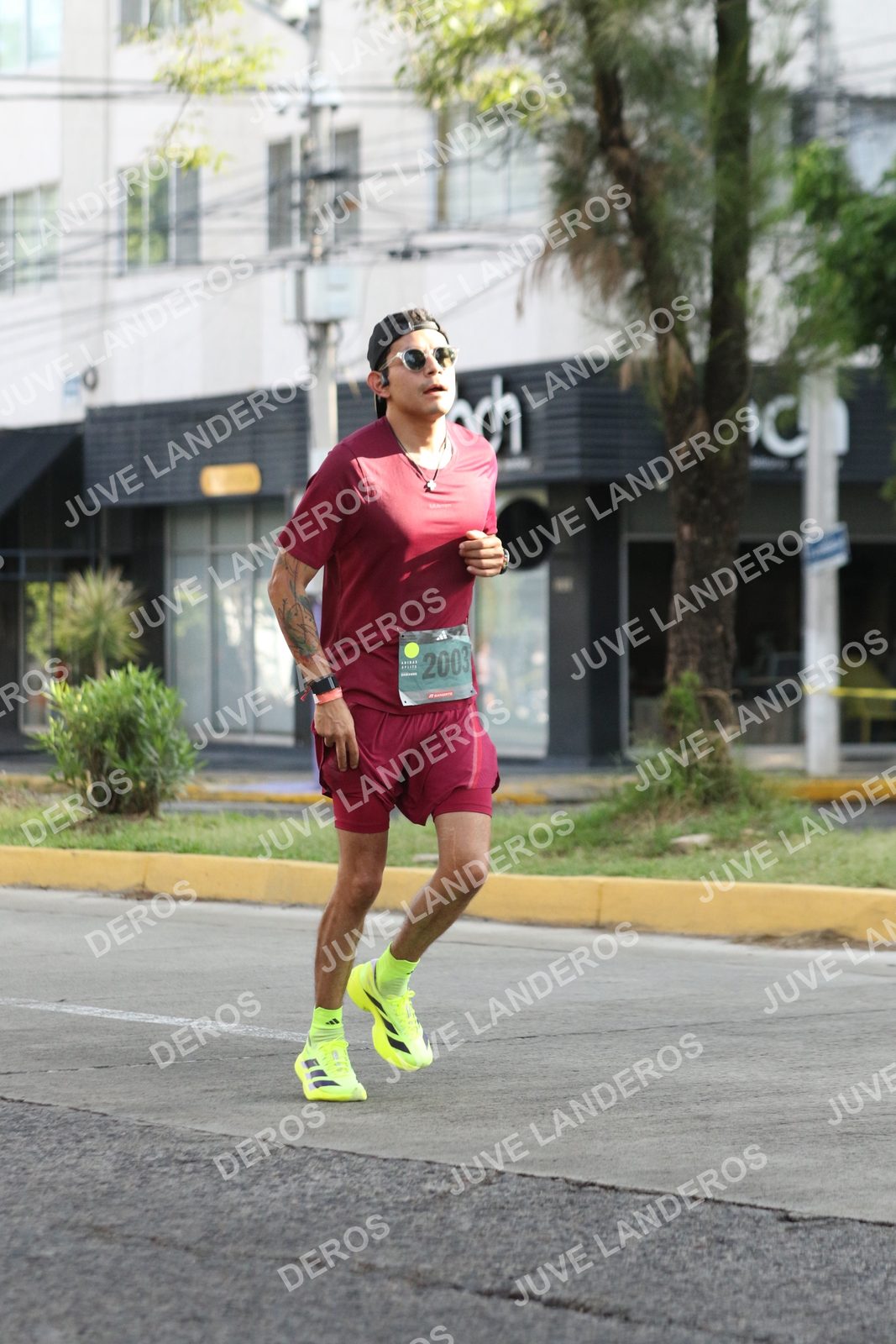 Foto de ADIDAS SPLITS GUADALAJARA 15K / 30K en Av. San Ignacio esquina Av. Ignacio L. Vallarta, Zapopan a las 08:40 · dorsal 2003