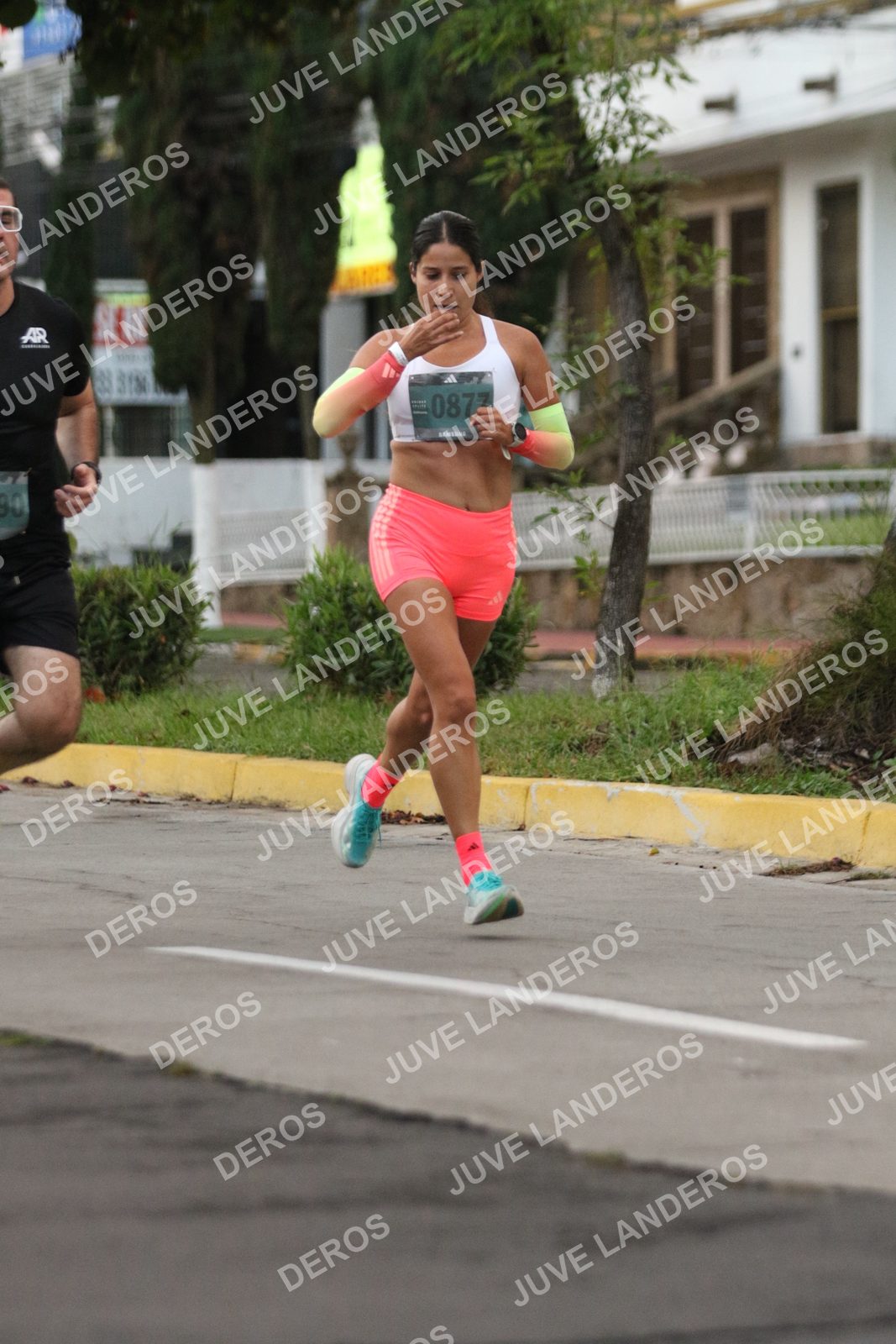 Foto de ADIDAS SPLITS GUADALAJARA 15K / 30K en Av. San Ignacio esquina Av. Ignacio L. Vallarta, Zapopan a las 06:48 · dorsal 877
