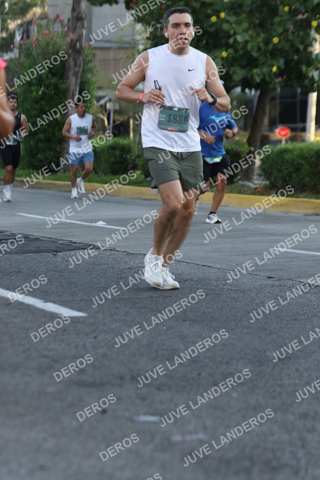 Foto de ADIDAS SPLITS GUADALAJARA 15K / 30K en Av. San Ignacio esquina Av. Ignacio L. Vallarta, Zapopan a las 07:36 · dorsal 1889