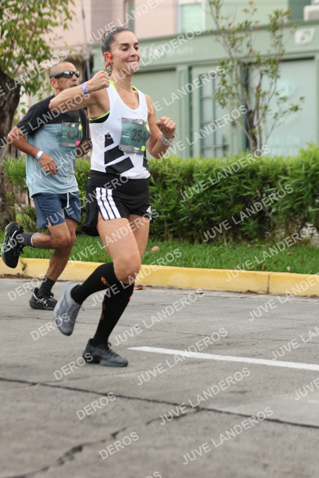 Foto de ADIDAS SPLITS GUADALAJARA 15K / 30K en Av. San Ignacio esquina Av. Ignacio L. Vallarta, Zapopan a las 06:51 · dorsal 841, 254