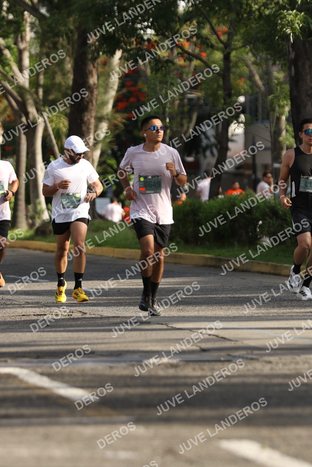 Foto de ADIDAS SPLITS GUADALAJARA 15K / 30K en Av. San Ignacio esquina Av. Ignacio L. Vallarta, Zapopan a las 08:51 · dorsal 649, 266