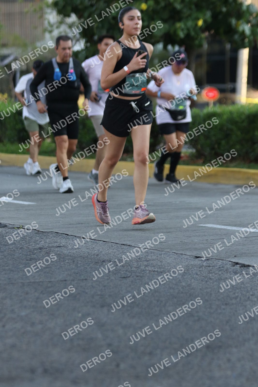 Foto de ADIDAS SPLITS GUADALAJARA 15K / 30K en Av. San Ignacio esquina Av. Ignacio L. Vallarta, Zapopan a las 07:42 · dorsal 1286