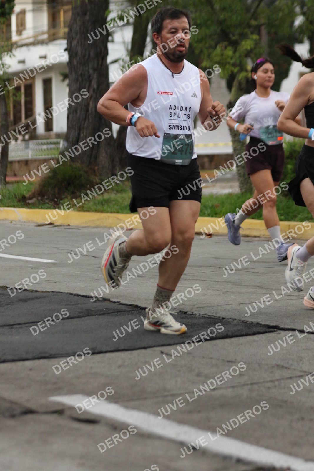 Foto de ADIDAS SPLITS GUADALAJARA 15K / 30K en Av. San Ignacio esquina Av. Ignacio L. Vallarta, Zapopan a las 06:54 · dorsal 2479