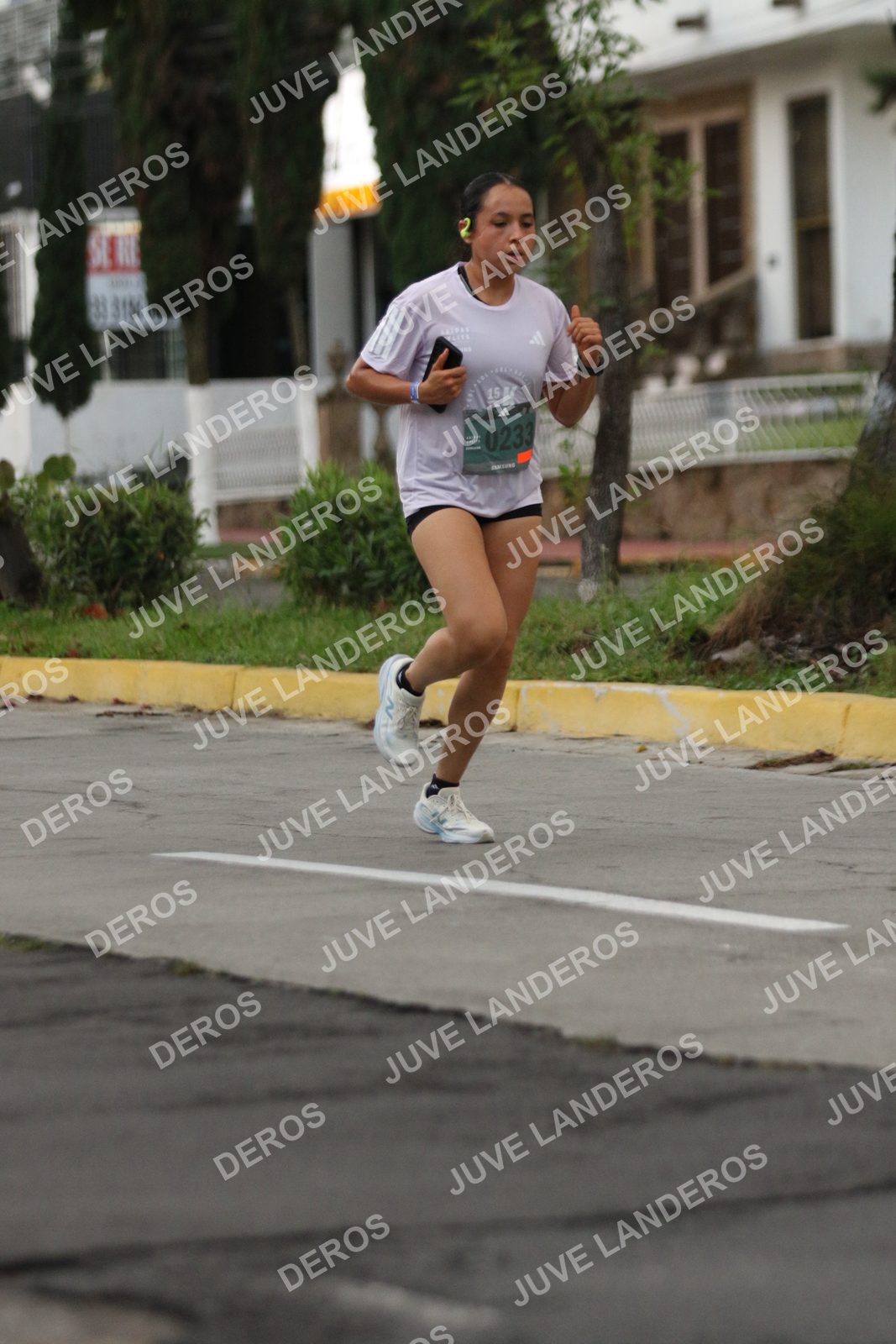 Foto de ADIDAS SPLITS GUADALAJARA 15K / 30K en Av. San Ignacio esquina Av. Ignacio L. Vallarta, Zapopan a las 06:51 · dorsal 233, 15