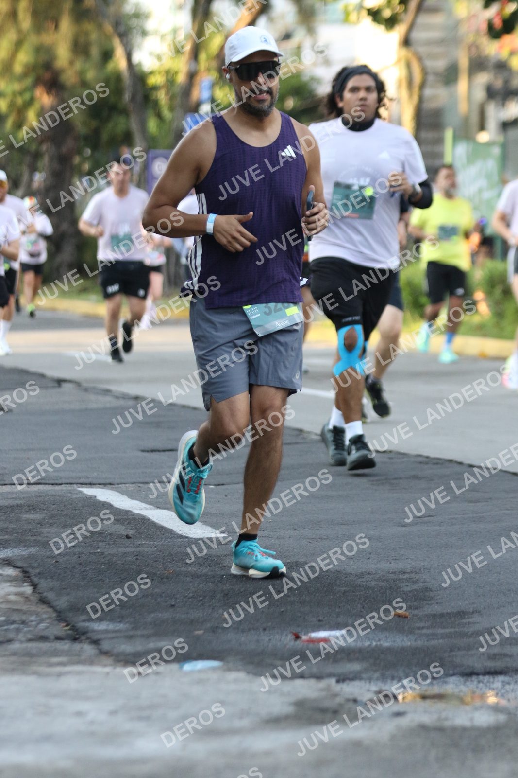 Foto de ADIDAS SPLITS GUADALAJARA 15K / 30K en Av. San Ignacio esquina Av. Ignacio L. Vallarta, Zapopan a las 07:17 · dorsal 1381, 32