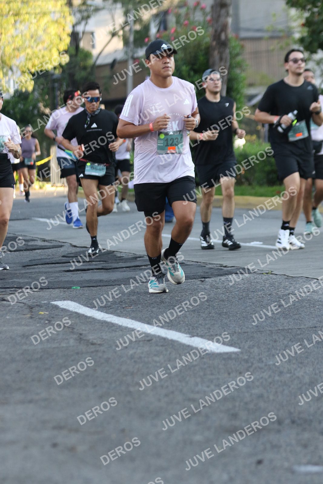 Foto de ADIDAS SPLITS GUADALAJARA 15K / 30K en Av. San Ignacio esquina Av. Ignacio L. Vallarta, Zapopan a las 07:39 · dorsal 1234