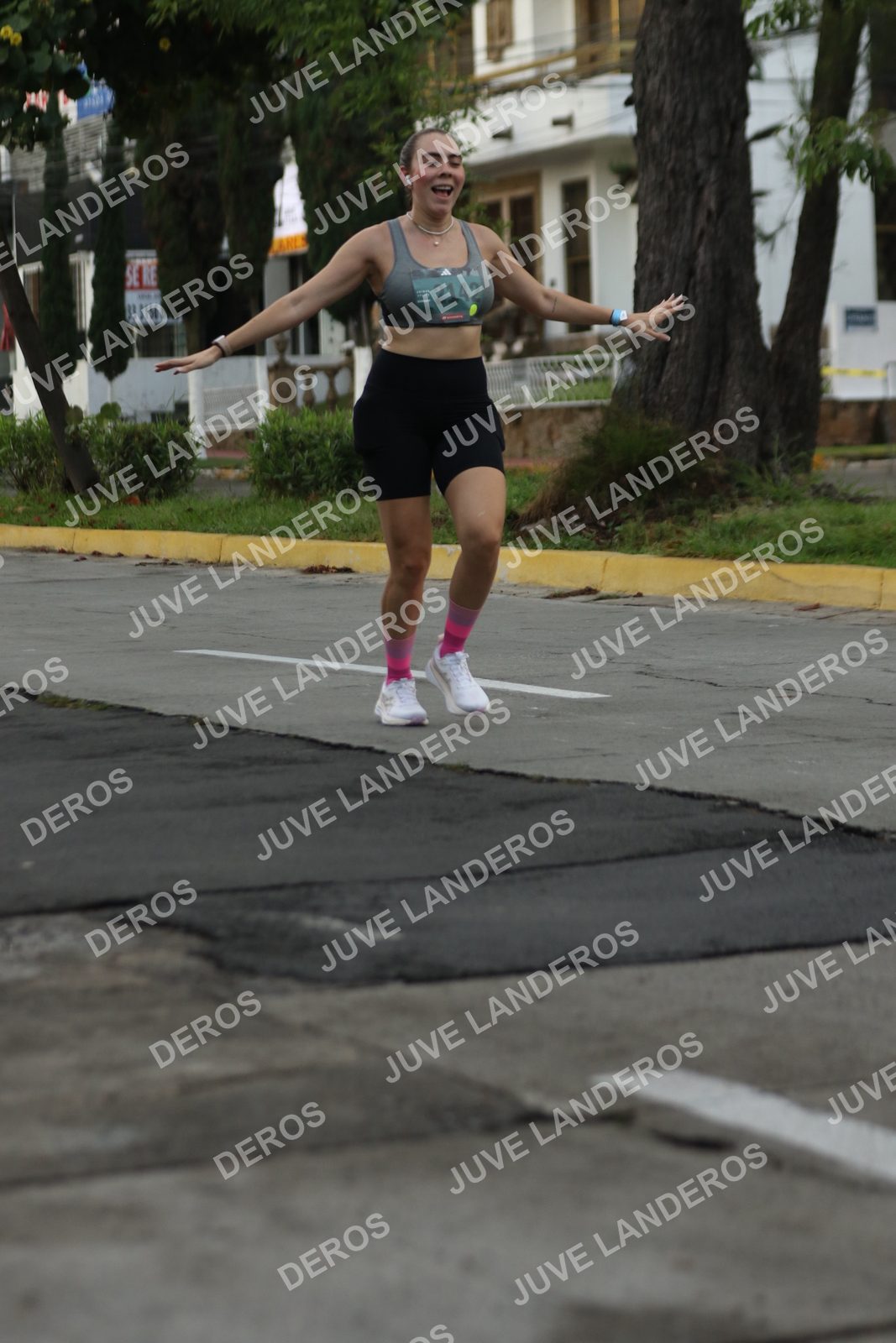 Foto de ADIDAS SPLITS GUADALAJARA 15K / 30K en Av. San Ignacio esquina Av. Ignacio L. Vallarta, Zapopan a las 07:00 · dorsal 2142