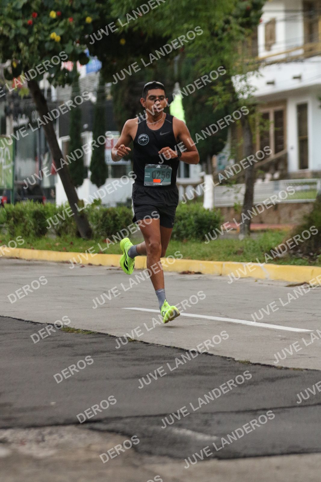 Foto de ADIDAS SPLITS GUADALAJARA 15K / 30K en Av. San Ignacio esquina Av. Ignacio L. Vallarta, Zapopan a las 06:49 · dorsal 256