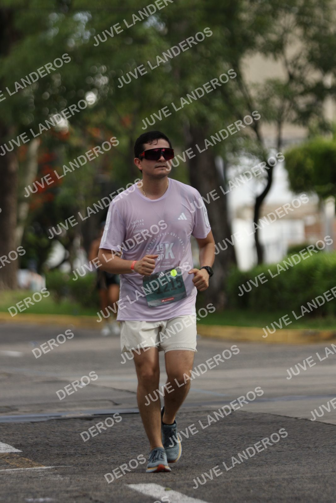 Foto de ADIDAS SPLITS GUADALAJARA 15K / 30K en Av. San Ignacio esquina Av. Ignacio L. Vallarta, Zapopan a las 09:10 · dorsal 1215, 30