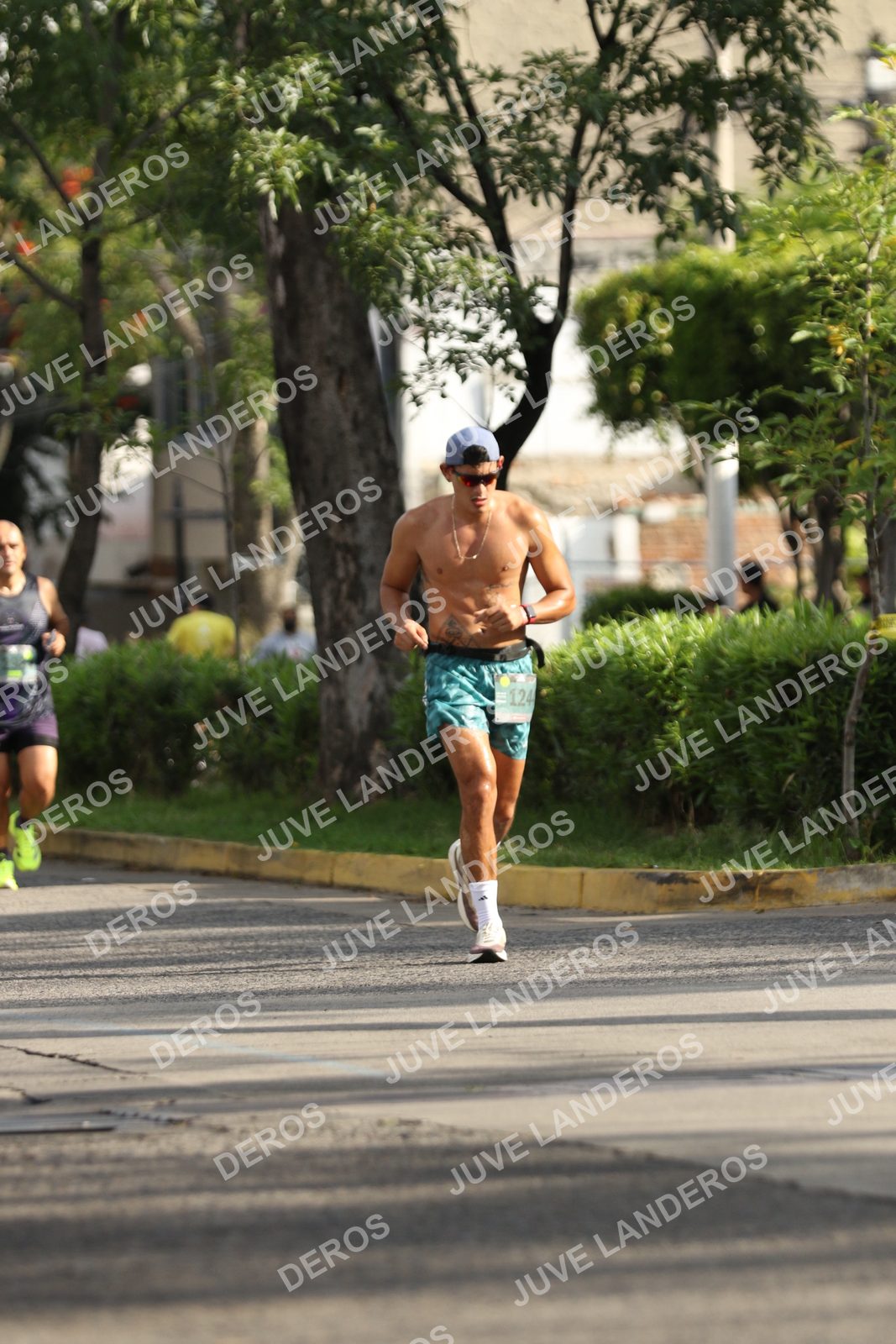 Foto de ADIDAS SPLITS GUADALAJARA 15K / 30K en Av. San Ignacio esquina Av. Ignacio L. Vallarta, Zapopan a las 08:56 · dorsal 124