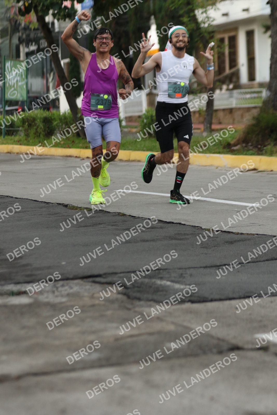 Foto de ADIDAS SPLITS GUADALAJARA 15K / 30K en Av. San Ignacio esquina Av. Ignacio L. Vallarta, Zapopan a las 06:58 · dorsal 2378, 2379