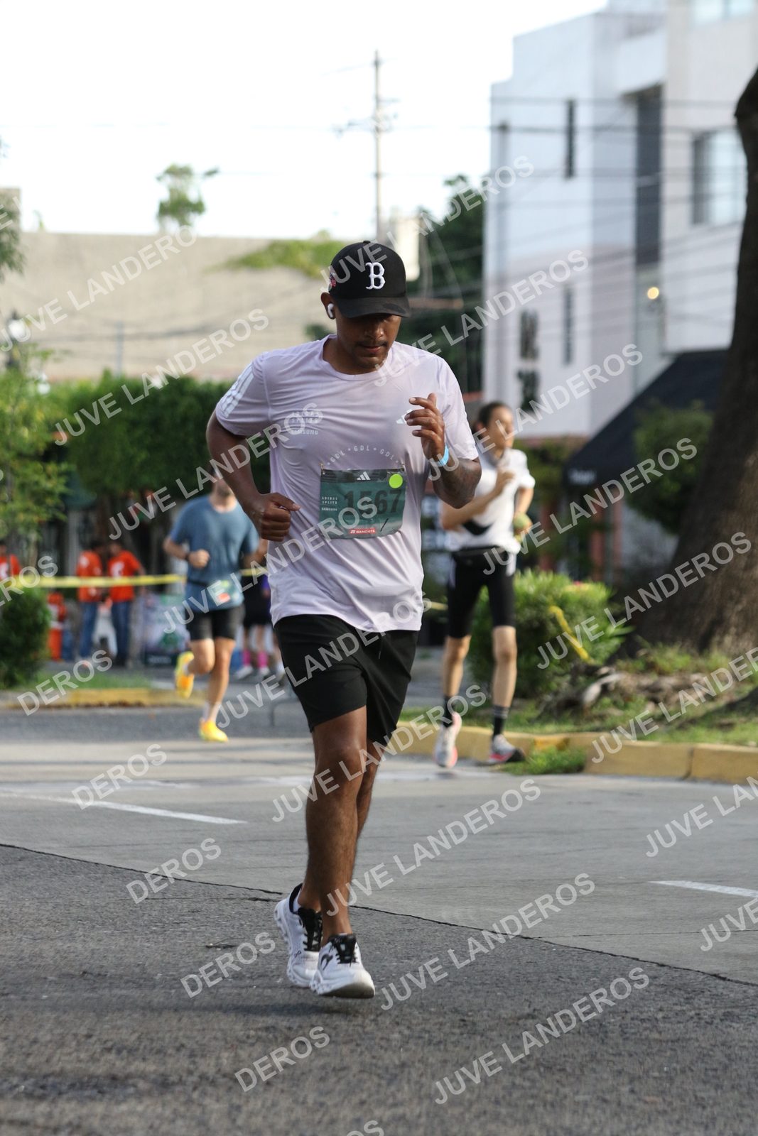 Foto de ADIDAS SPLITS GUADALAJARA 15K / 30K en Av. San Ignacio esquina Av. Ignacio L. Vallarta, Zapopan a las 08:43 · dorsal 1567