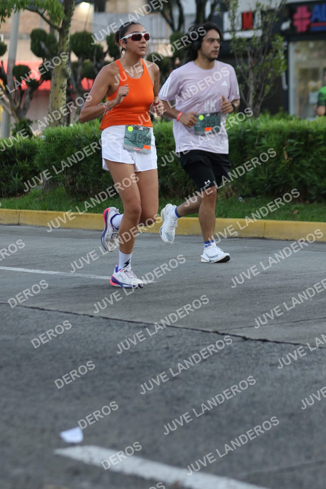 Foto de ADIDAS SPLITS GUADALAJARA 15K / 30K en Av. San Ignacio esquina Av. Ignacio L. Vallarta, Zapopan a las 07:30 · dorsal 2593, 1990