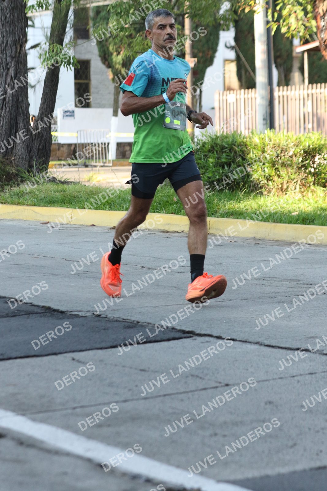 Foto de ADIDAS SPLITS GUADALAJARA 15K / 30K en Av. San Ignacio esquina Av. Ignacio L. Vallarta, Zapopan a las 08:05 · dorsal 350