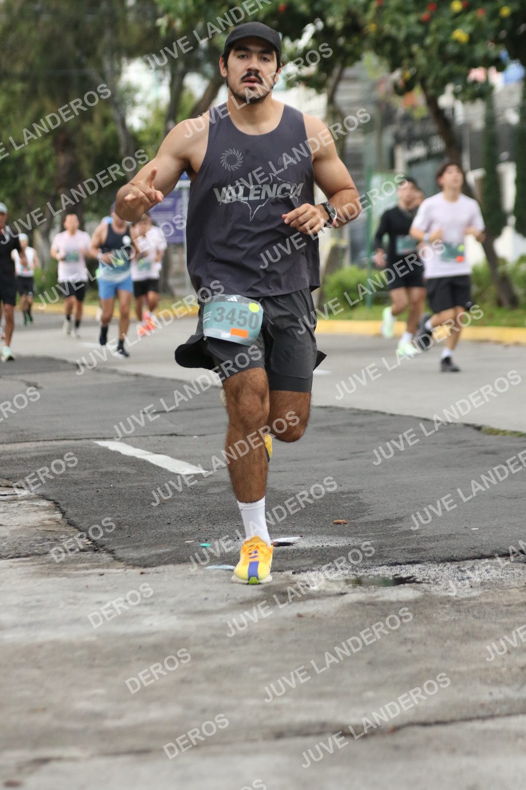 Foto de ADIDAS SPLITS GUADALAJARA 15K / 30K en Av. San Ignacio esquina Av. Ignacio L. Vallarta, Zapopan a las 06:58 · dorsal 3450