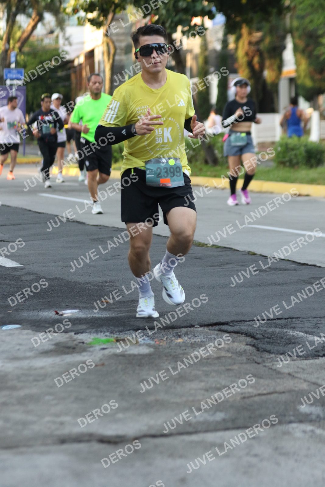 Foto de ADIDAS SPLITS GUADALAJARA 15K / 30K en Av. San Ignacio esquina Av. Ignacio L. Vallarta, Zapopan a las 07:14 · dorsal 2399, 30, 15