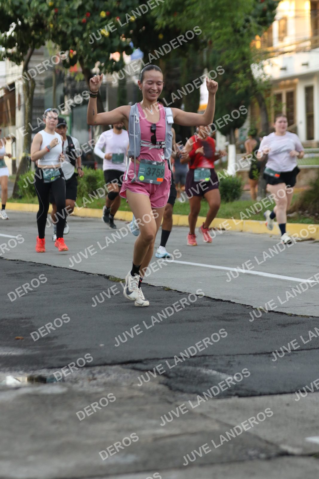 Foto de ADIDAS SPLITS GUADALAJARA 15K / 30K en Av. San Ignacio esquina Av. Ignacio L. Vallarta, Zapopan a las 07:05 · dorsal 3758