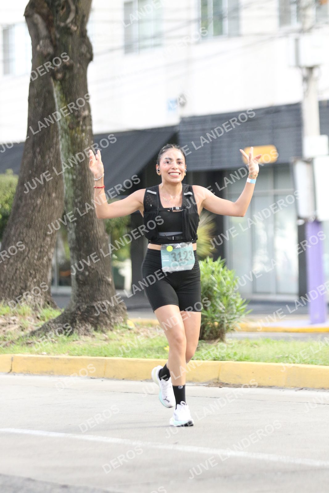 Foto de ADIDAS SPLITS GUADALAJARA 15K / 30K en Av. San Ignacio esquina Av. Ignacio L. Vallarta, Zapopan a las 09:01 · dorsal 3123