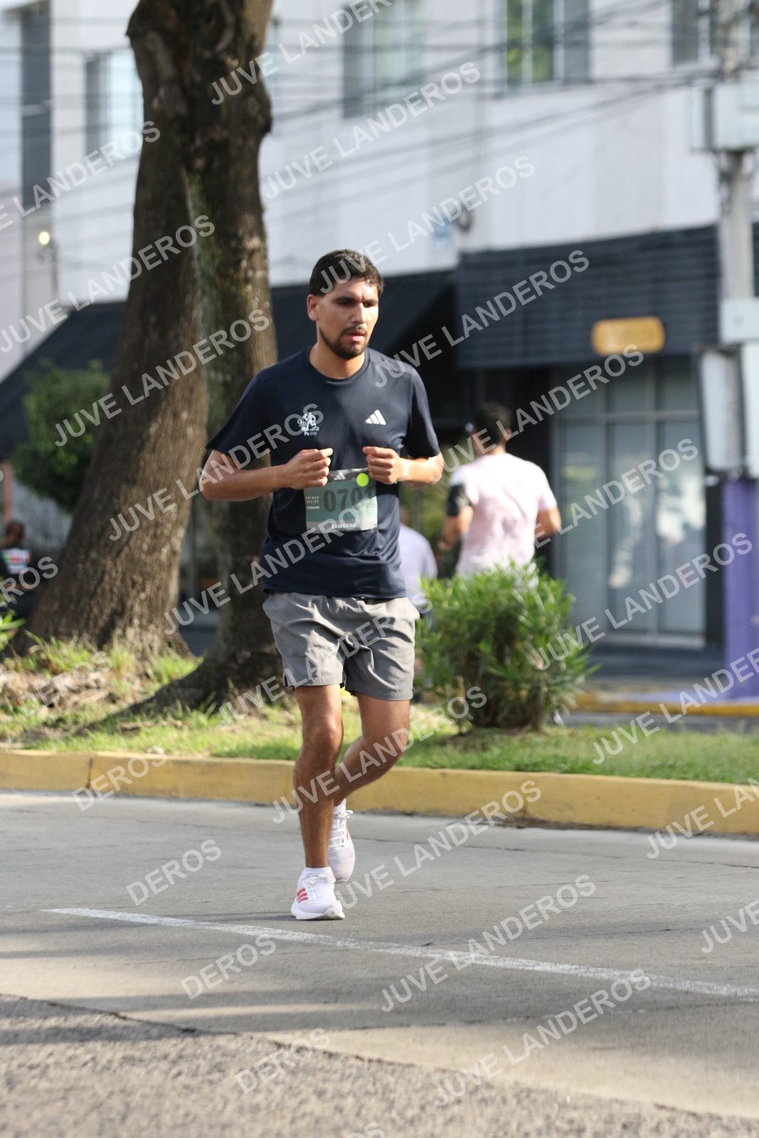 Foto de ADIDAS SPLITS GUADALAJARA 15K / 30K en Av. San Ignacio esquina Av. Ignacio L. Vallarta, Zapopan a las 08:48 · dorsal 701