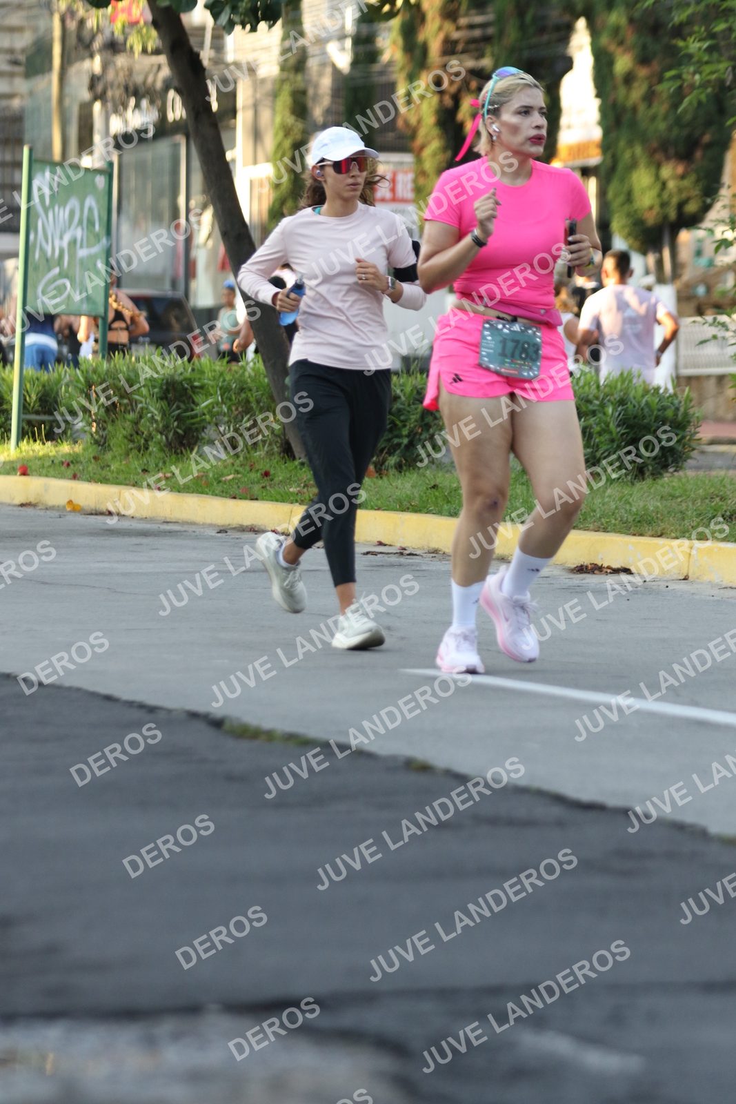 Foto de ADIDAS SPLITS GUADALAJARA 15K / 30K en Av. San Ignacio esquina Av. Ignacio L. Vallarta, Zapopan a las 07:25 · dorsal 1783
