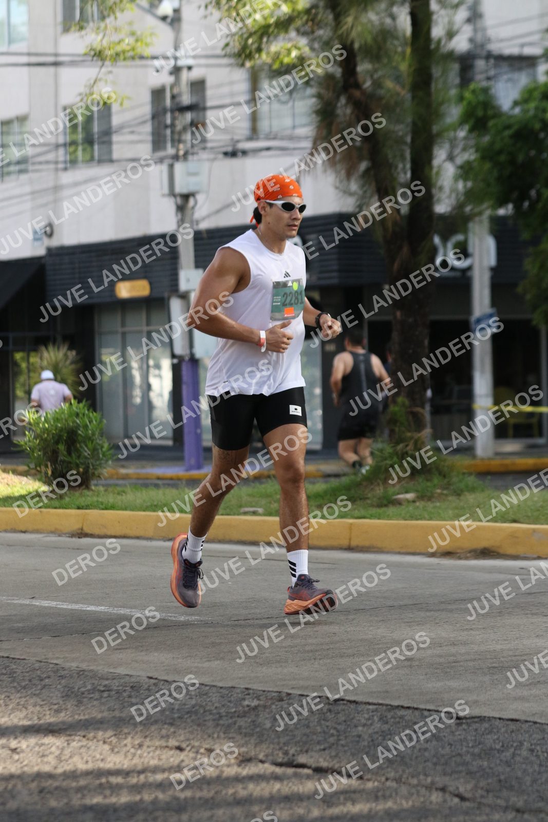Foto de ADIDAS SPLITS GUADALAJARA 15K / 30K en Av. San Ignacio esquina Av. Ignacio L. Vallarta, Zapopan a las 08:45 · dorsal 2281