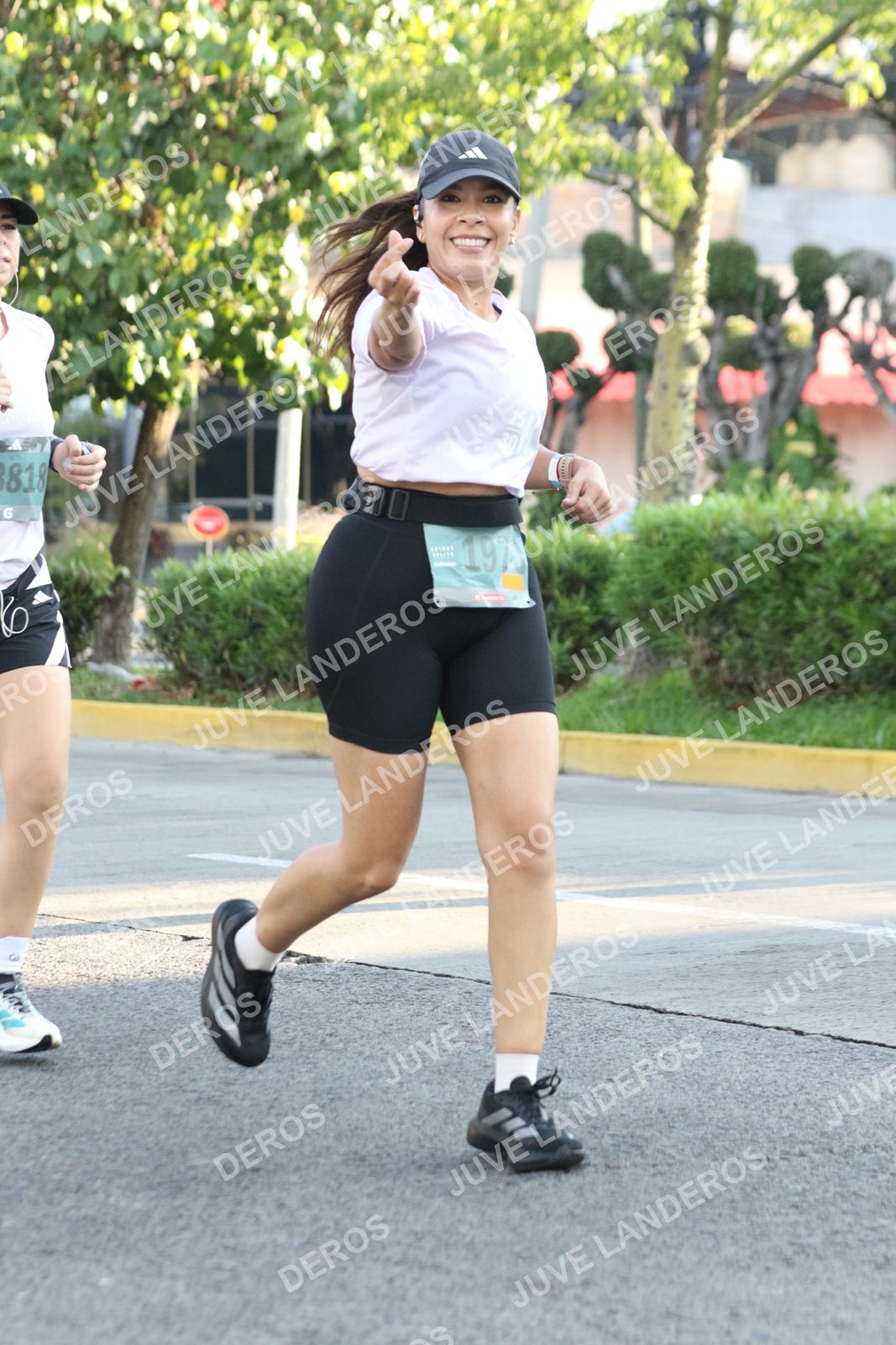 Foto de ADIDAS SPLITS GUADALAJARA 15K / 30K en Av. San Ignacio esquina Av. Ignacio L. Vallarta, Zapopan a las 07:55 · dorsal 818, 30, 15, 1978