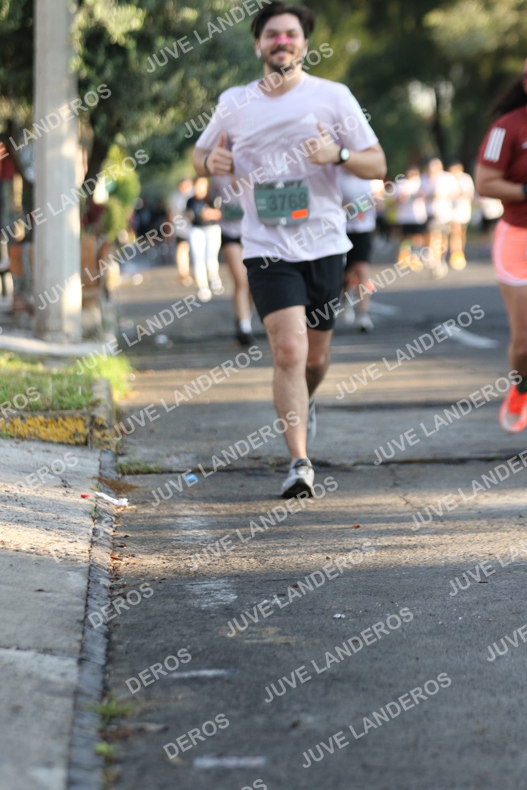 Foto de ADIDAS SPLITS GUADALAJARA 15K / 30K en Av. San Ignacio esquina Av. Ignacio L. Vallarta, Zapopan a las 07:48 · dorsal 3768