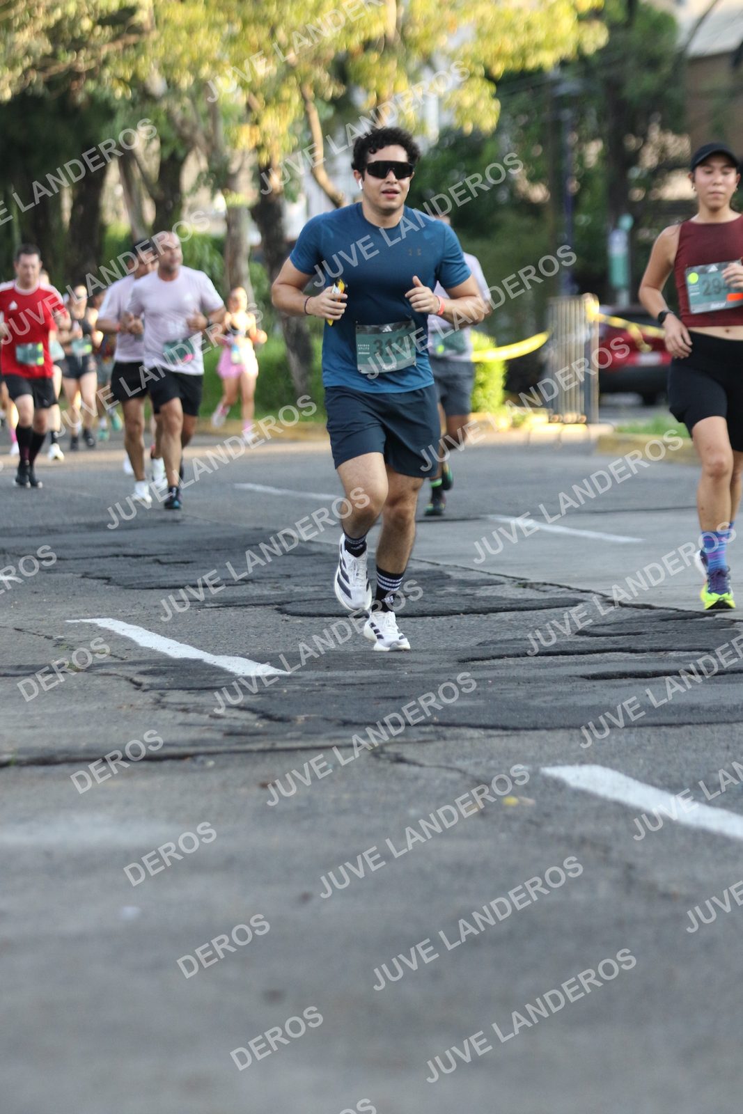 Foto de ADIDAS SPLITS GUADALAJARA 15K / 30K en Av. San Ignacio esquina Av. Ignacio L. Vallarta, Zapopan a las 07:29 · dorsal 3129