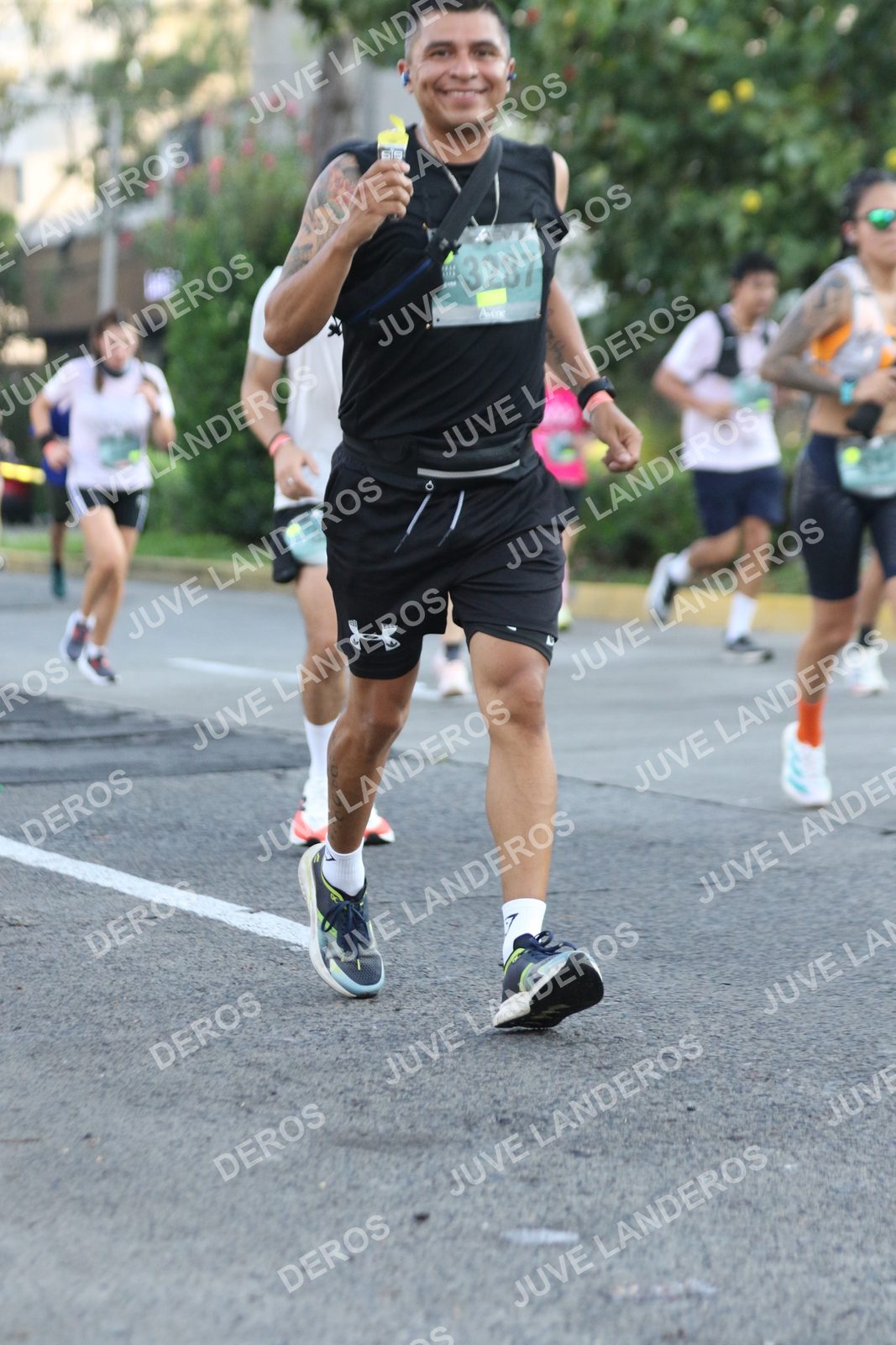 Foto de ADIDAS SPLITS GUADALAJARA 15K / 30K en Av. San Ignacio esquina Av. Ignacio L. Vallarta, Zapopan a las 07:39 · dorsal 3287