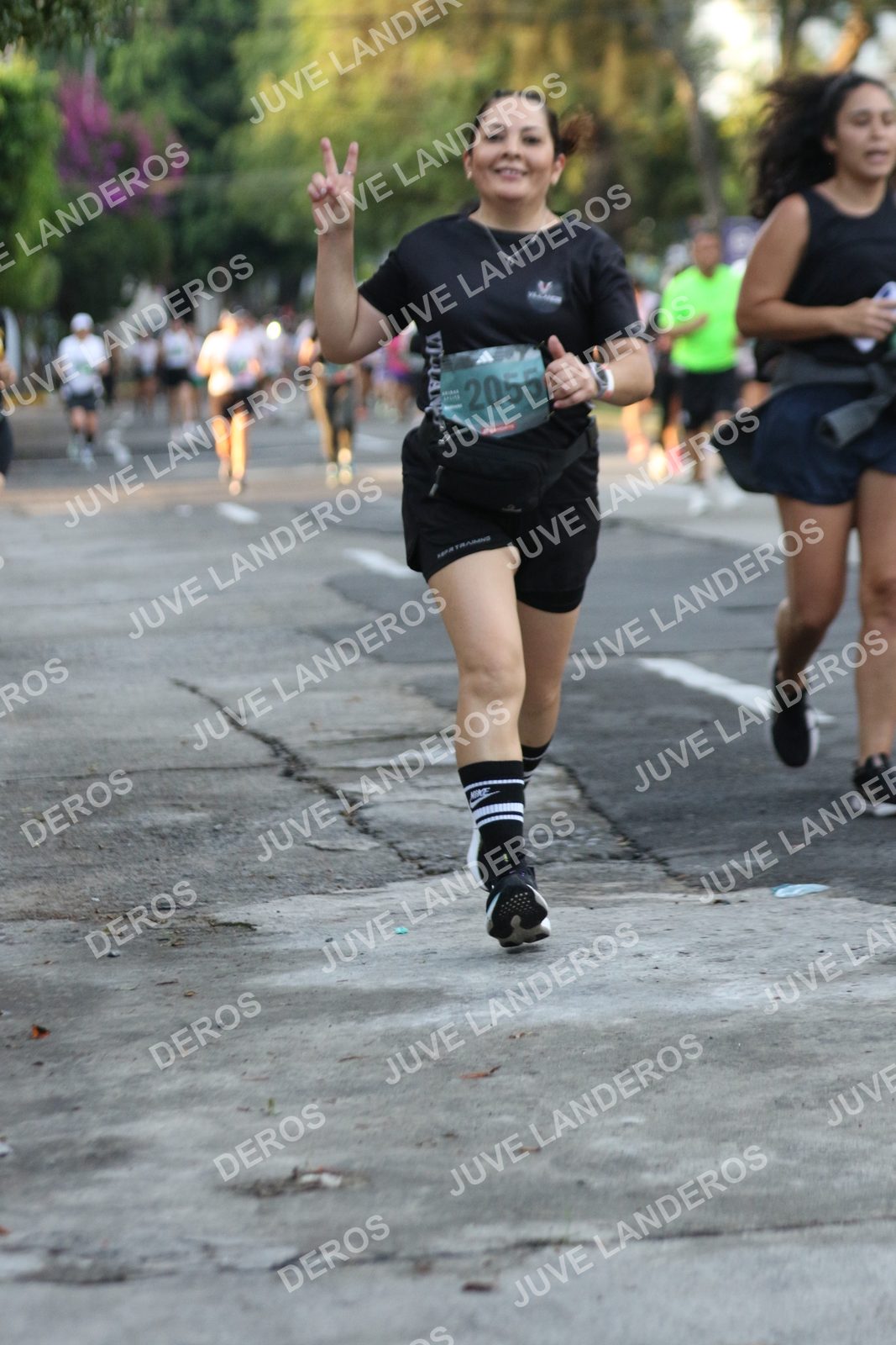 Foto de ADIDAS SPLITS GUADALAJARA 15K / 30K en Av. San Ignacio esquina Av. Ignacio L. Vallarta, Zapopan a las 07:14 · dorsal 2055