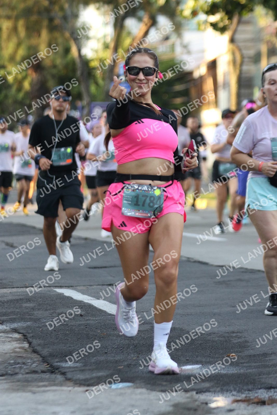 Foto de ADIDAS SPLITS GUADALAJARA 15K / 30K en Av. San Ignacio esquina Av. Ignacio L. Vallarta, Zapopan a las 07:16 · dorsal 1784