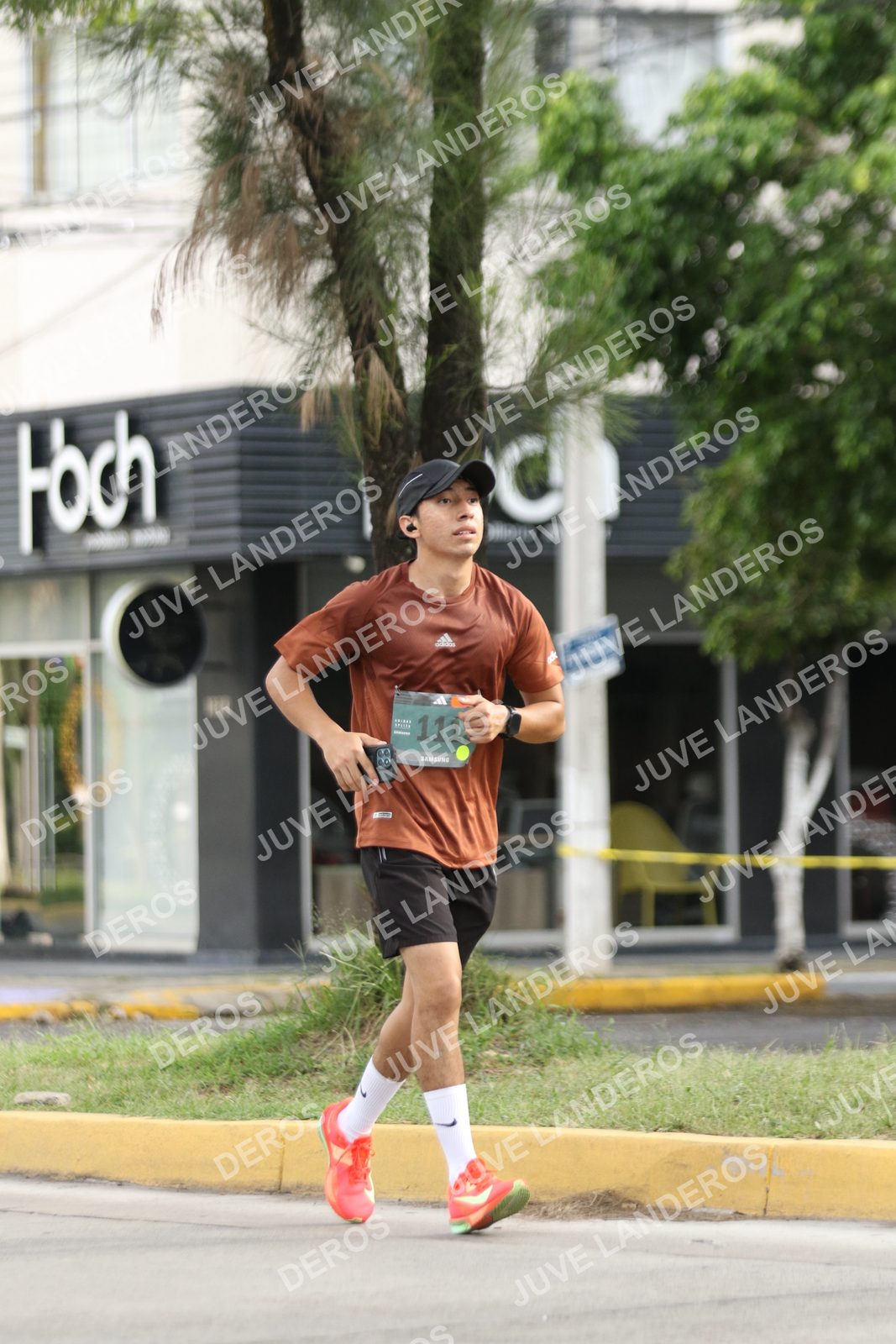 Foto de ADIDAS SPLITS GUADALAJARA 15K / 30K en Av. San Ignacio esquina Av. Ignacio L. Vallarta, Zapopan a las 09:06 · dorsal 111