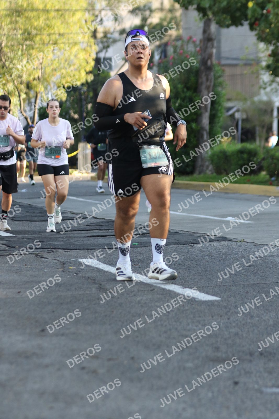 Foto de ADIDAS SPLITS GUADALAJARA 15K / 30K en Av. San Ignacio esquina Av. Ignacio L. Vallarta, Zapopan a las 07:46 · dorsal 3702, 1325, 701