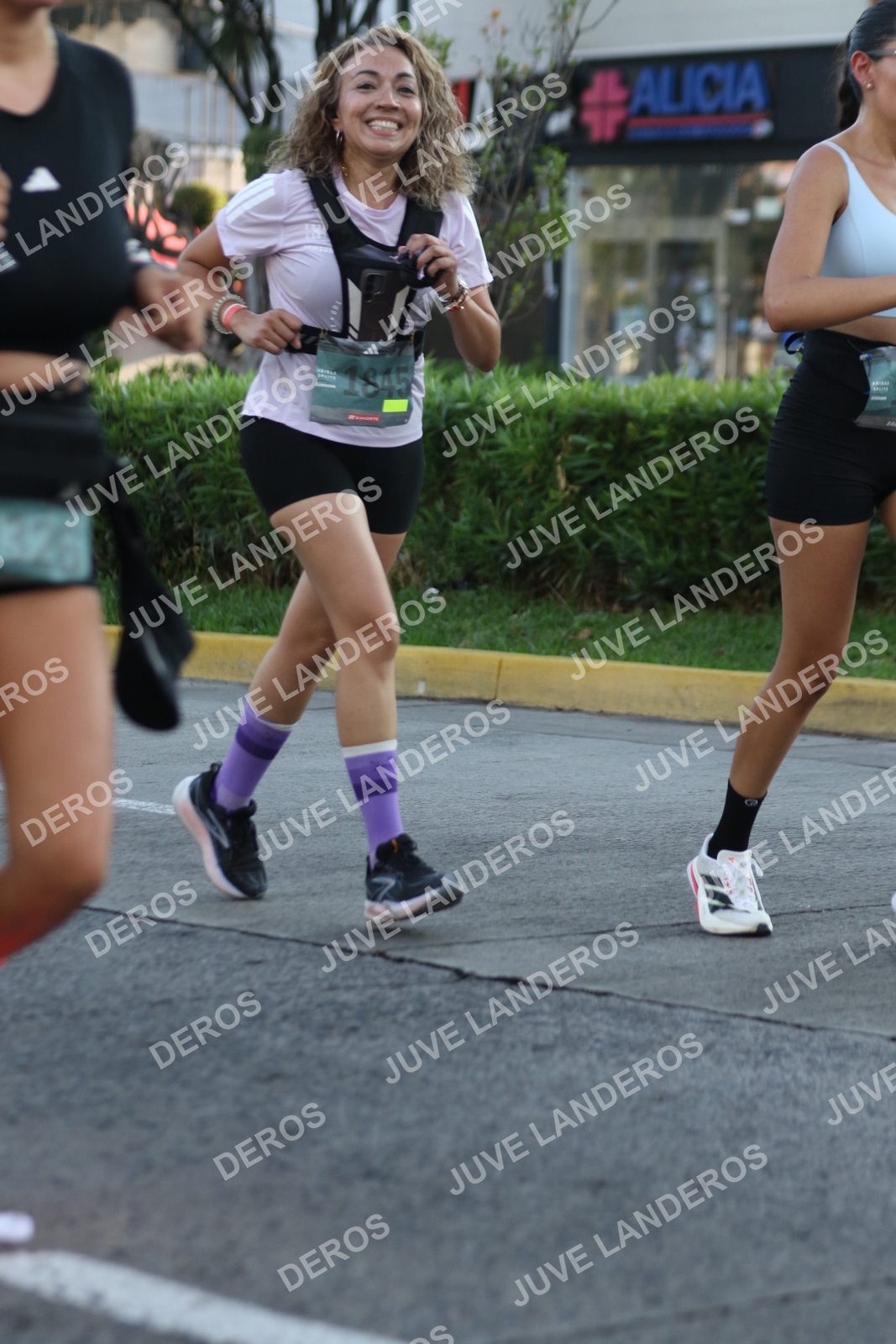 Foto de ADIDAS SPLITS GUADALAJARA 15K / 30K en Av. San Ignacio esquina Av. Ignacio L. Vallarta, Zapopan a las 07:40 · dorsal 1845