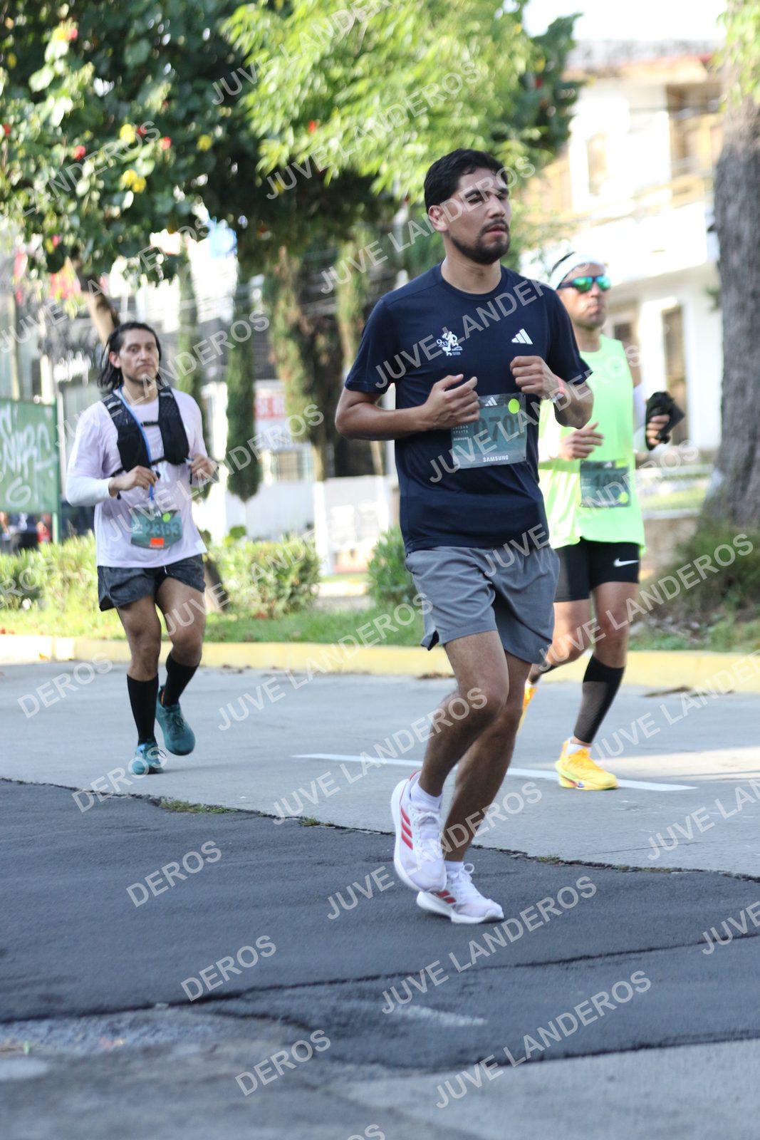 Foto de ADIDAS SPLITS GUADALAJARA 15K / 30K en Av. San Ignacio esquina Av. Ignacio L. Vallarta, Zapopan a las 08:23 · dorsal 701, 1096, 2363