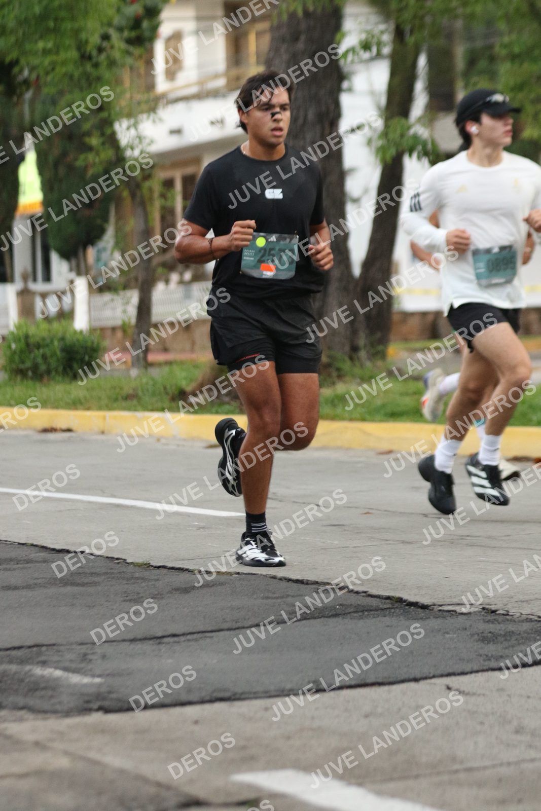 Foto de ADIDAS SPLITS GUADALAJARA 15K / 30K en Av. San Ignacio esquina Av. Ignacio L. Vallarta, Zapopan a las 06:53 · dorsal 2573, 895