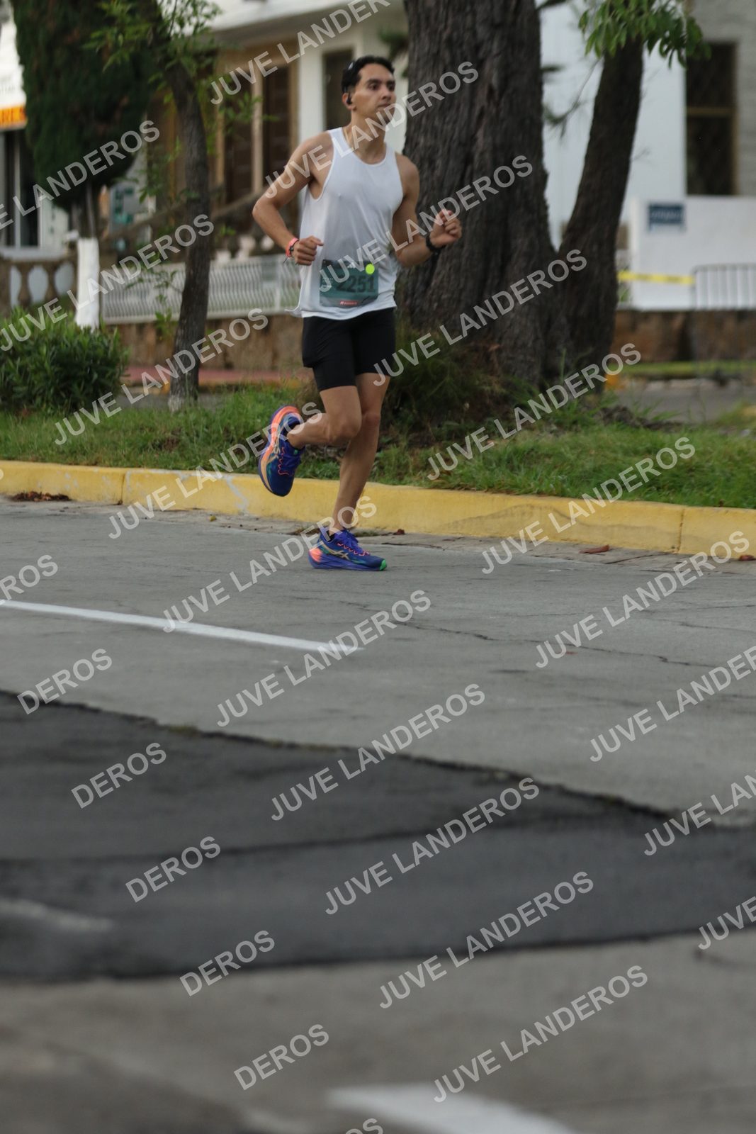 Foto de ADIDAS SPLITS GUADALAJARA 15K / 30K en Av. San Ignacio esquina Av. Ignacio L. Vallarta, Zapopan a las 07:00 · dorsal 2251