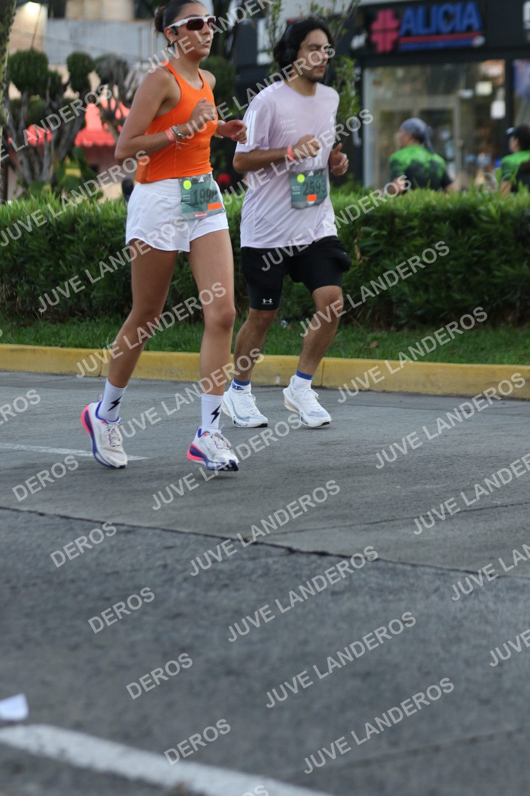 Foto de ADIDAS SPLITS GUADALAJARA 15K / 30K en Av. San Ignacio esquina Av. Ignacio L. Vallarta, Zapopan a las 07:30 · dorsal 2593, 1998