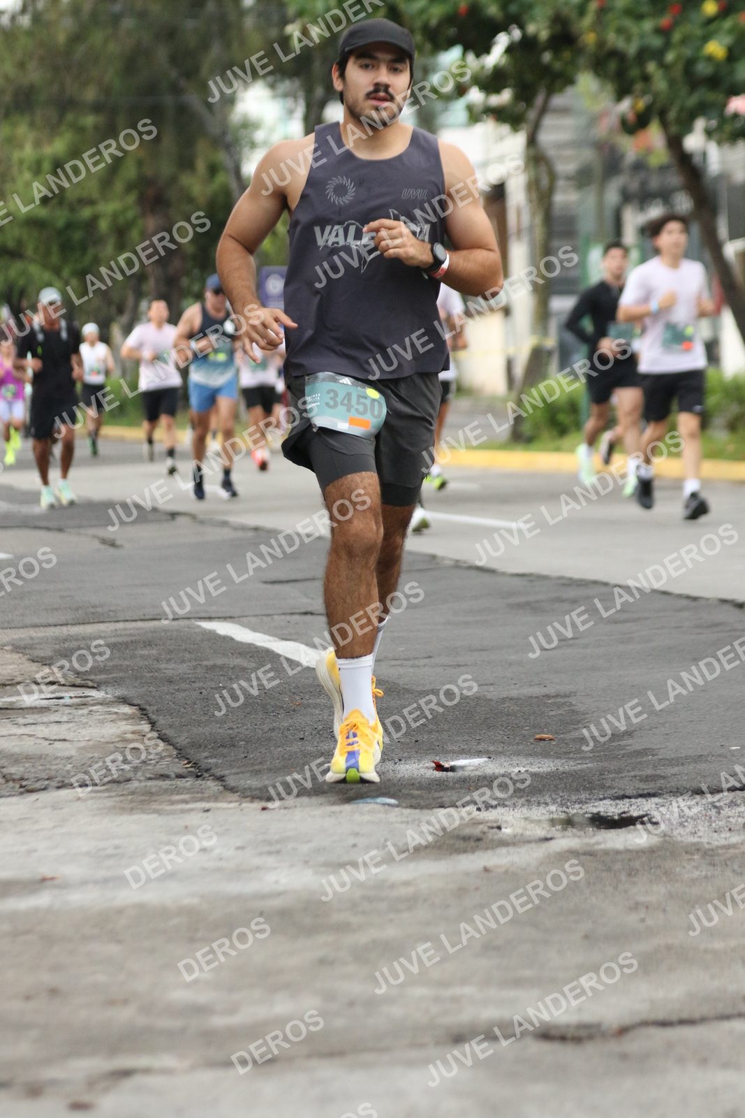 Foto de ADIDAS SPLITS GUADALAJARA 15K / 30K en Av. San Ignacio esquina Av. Ignacio L. Vallarta, Zapopan a las 06:58 · dorsal 3450