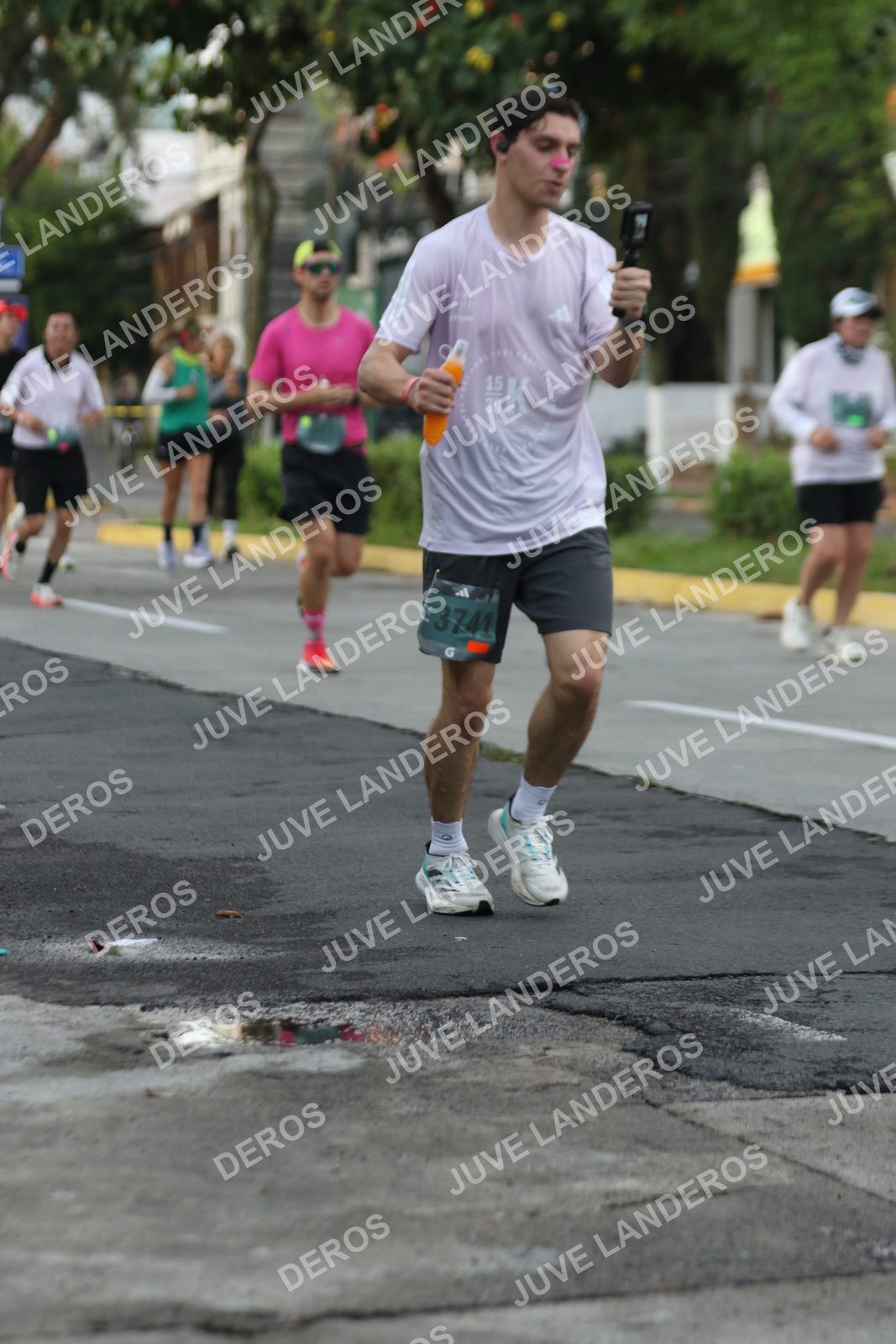 Foto de ADIDAS SPLITS GUADALAJARA 15K / 30K en Av. San Ignacio esquina Av. Ignacio L. Vallarta, Zapopan a las 07:05 · dorsal 3741, 30, 15
