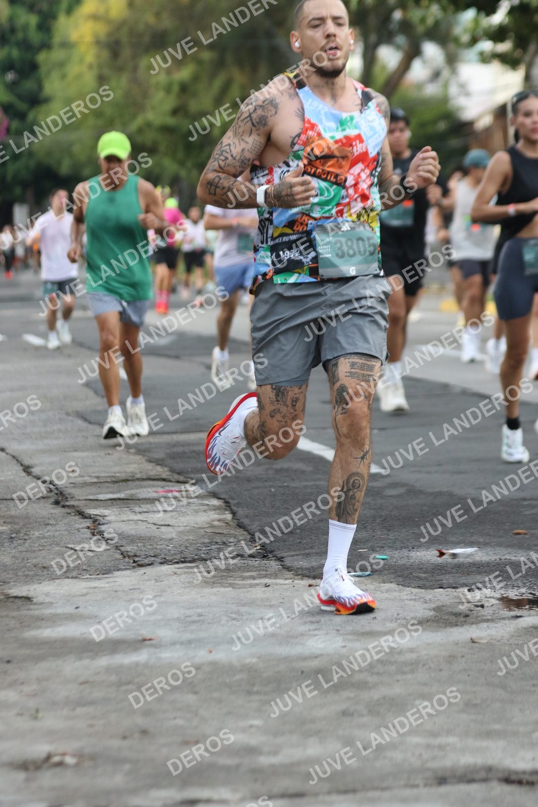 Foto de ADIDAS SPLITS GUADALAJARA 15K / 30K en Av. San Ignacio esquina Av. Ignacio L. Vallarta, Zapopan a las 07:05 · dorsal 3805